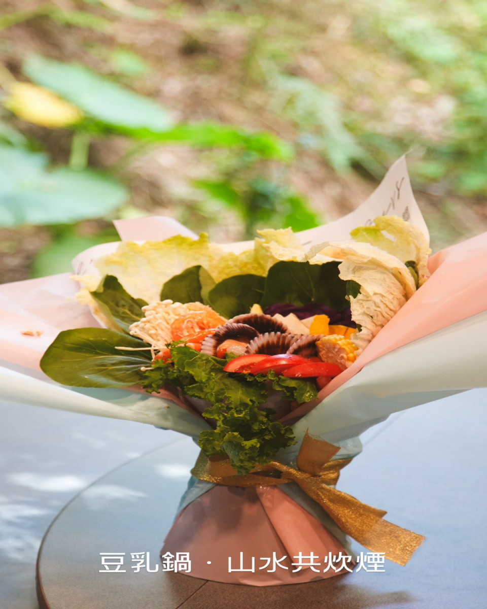 「2025植感桃園大溪豆干節」黑白大廚鄭智善打造「十桌十一味」的桃園秋夜味覺盛宴。