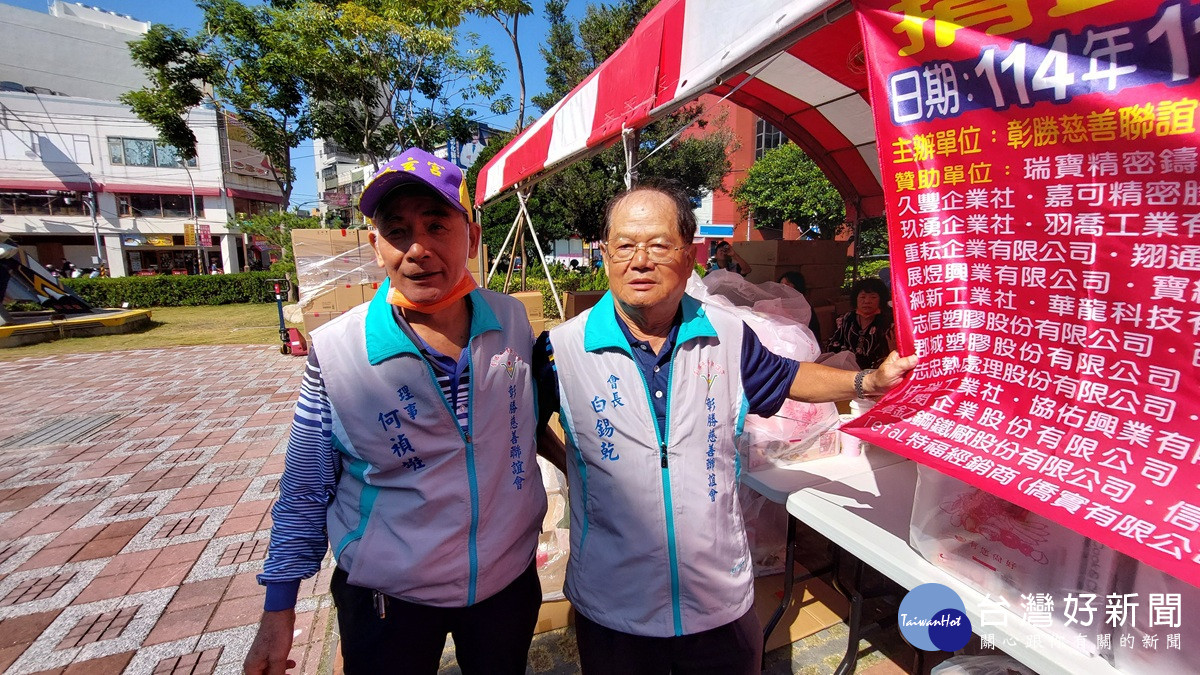 昱州號捐血再創爆滿盛況 現埸擠滿排隊人潮 千袋熱血暖流湧入