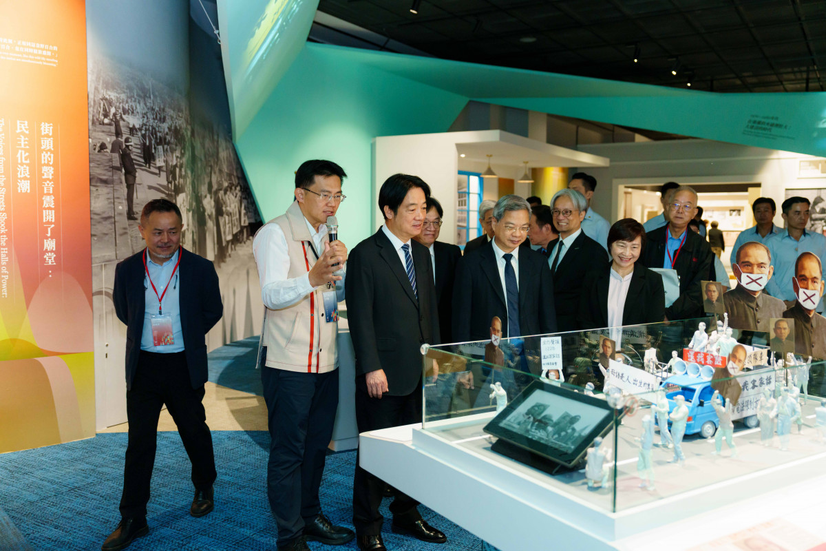 圖說:賴清德總統參觀國家檔案館展廳