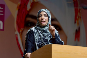 諾貝爾和平獎得主塔瓦庫·卡曼（Tawakkol Karman）以「永續發展與共同未來」為題發表演說。