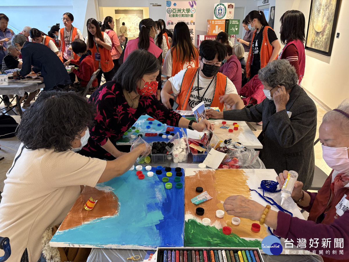 「畫出回憶與幸福」 彰化長輩美術館藝術療癒心靈。圖/文化局提供