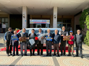 建國科大校友總會力挺母校招生，慷慨捐贈全新得利卡助攻校務發展。圖／建國科大提供