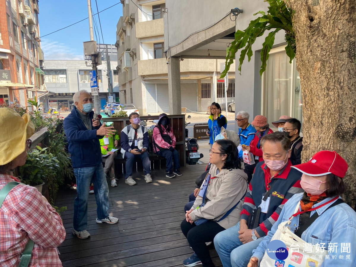 社區規劃師行動研討會走訪民富社區。