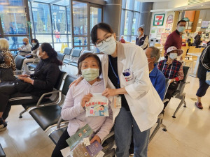 嘉義市府衛生局攜手醫院，宣導「聰明用藥」四不一要原則／嘉義市府提供