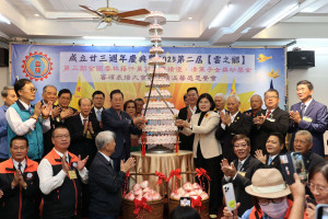 雲林同鄉文教基金會今天舉辦成立23周年慶典大會，並頒發2025第二屆雲之鄉第3期冠名獎助學金／翻攝照片