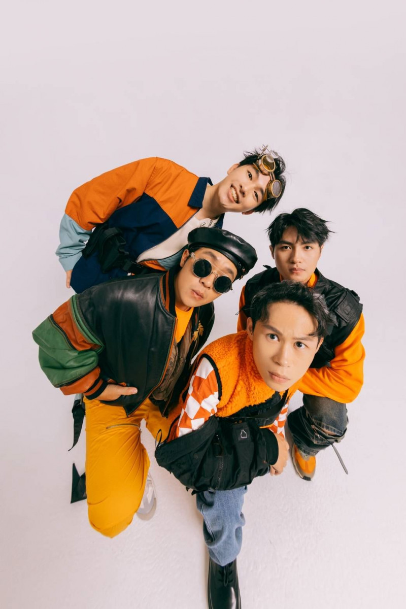 首次登上高雄跨年舞臺，芒果醬Mango Jump以青澀純愛曲風與粉絲共度「2026雄嗨趴」！（圖／高雄市府新聞局、年代提供）