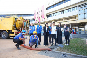 雲林縣政府推動「清溝大作戰」截至今年共完成1211公里衛生溝渠清理，清除3.56萬公噸雜物、污泥／翻攝照片