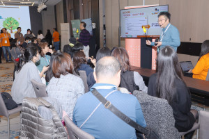 旭聯科技發表六大AI雲端平台，並將發表會設計成六個主題教室，讓來賓在趣味的上課情境中認識六大產品。（圖／旭聯科技）