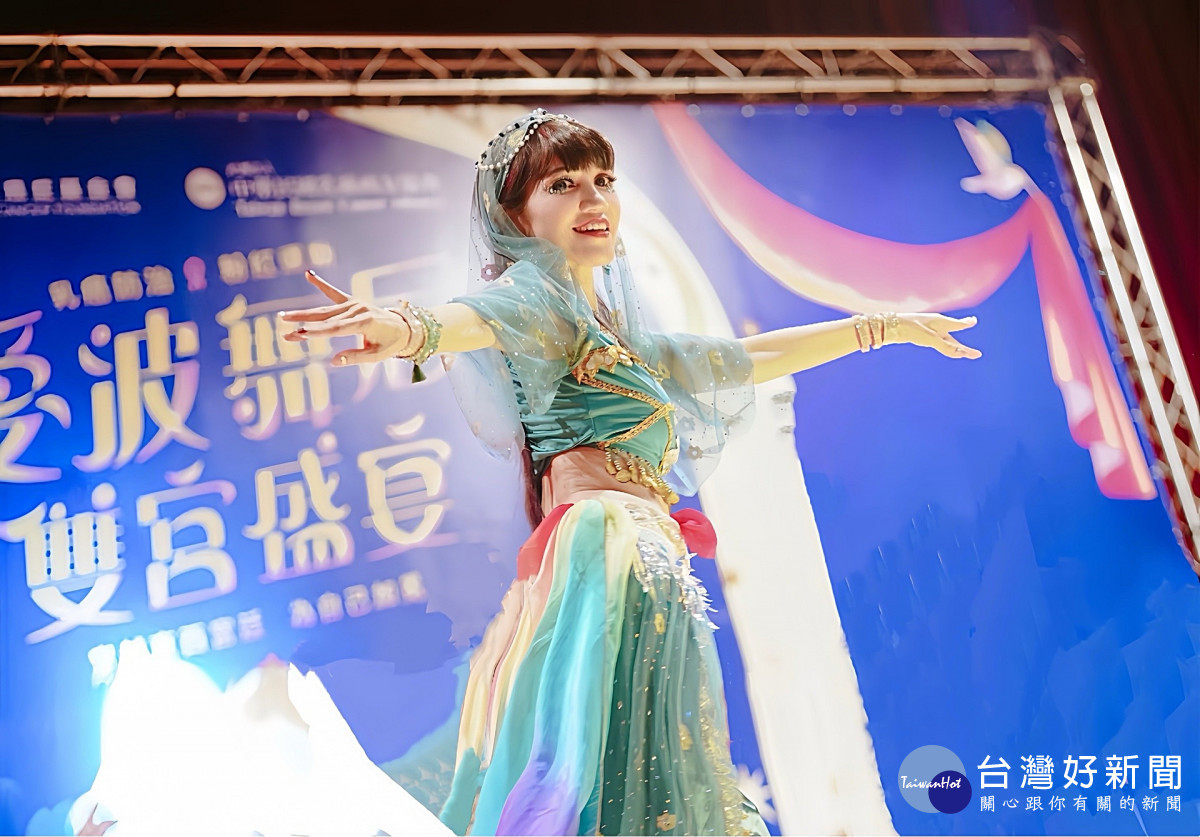 小魚兒長期陪伴癌友學習舞蹈,並且在台灣癌症基金會中帶領病友一起表演,響應愛波舞后盛宴活動