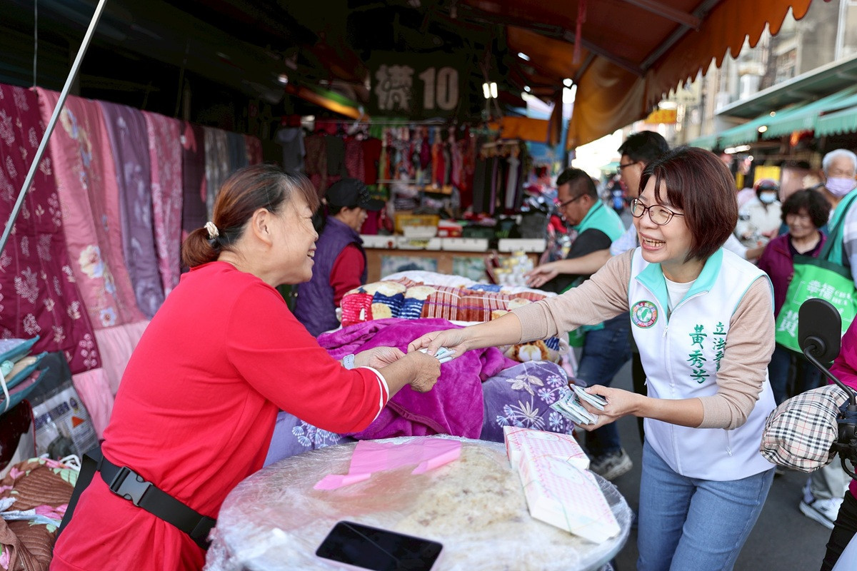民進黨彰化黃秀芳拚縣長提名 「類初選」列車衝南彰