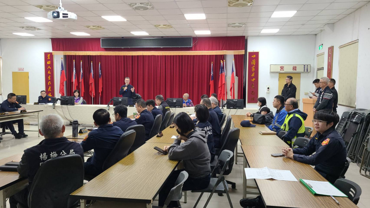 楊梅分局長張仁傑致詞。
