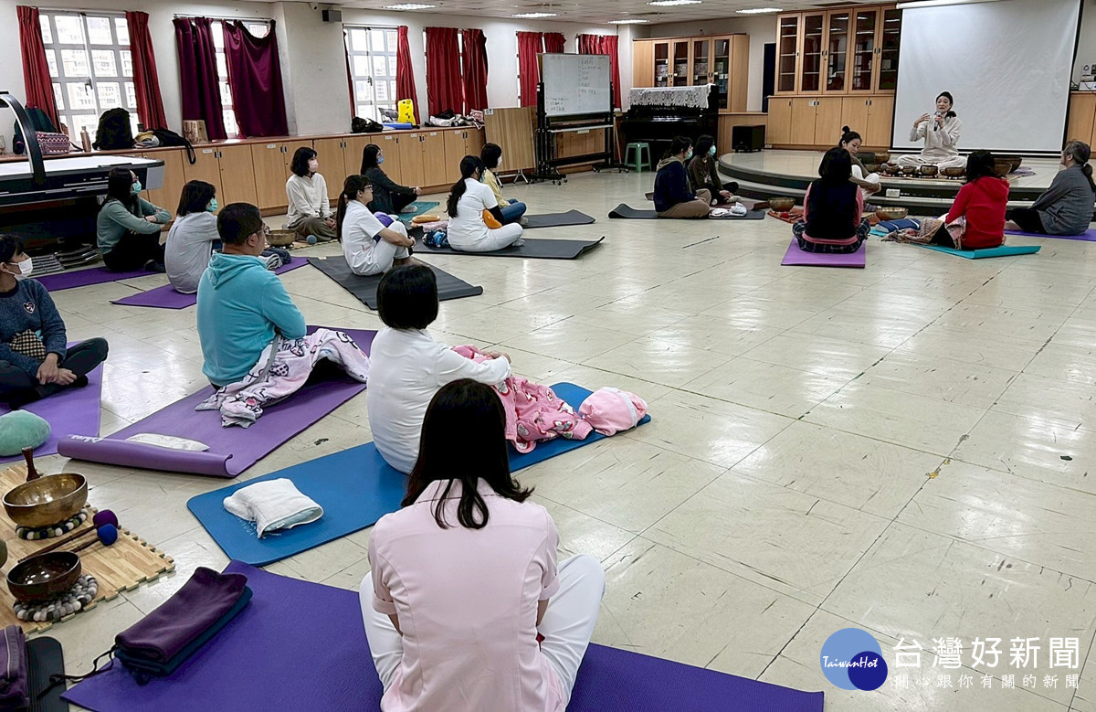 沐溫團隊藉由公益服務提供桃療醫療人員實質的支持與陪伴。(桃療提供)