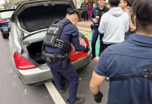 動保所與警方於移工駕駛之車輛內，查獲疑似犬隻屠體與其他不明野生動物屠體。