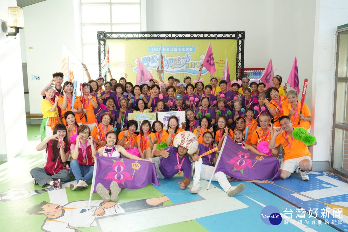 鳶尾花人文促進協會以「銀光躍動 樂心動」舞蹈搭配管樂,榮獲南區賽「新秀組銀牌」/嘉義市府提供