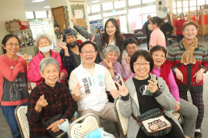 民眾黨立委張啓楷出席精忠新城日照中心公益活動，他表示，高齡化是國安問題／張啓楷嘉義服務處提供