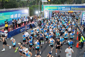 「2025嘉義雙潭馬拉松菁英賽」今天在嘉義市立KANO棒球場熱情登場／嘉義市府提供