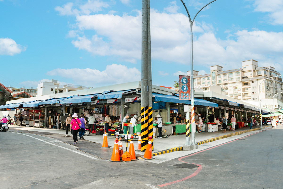 「忠貞公有零售市場」是桃園最具特色的在地市場之一。<br />
