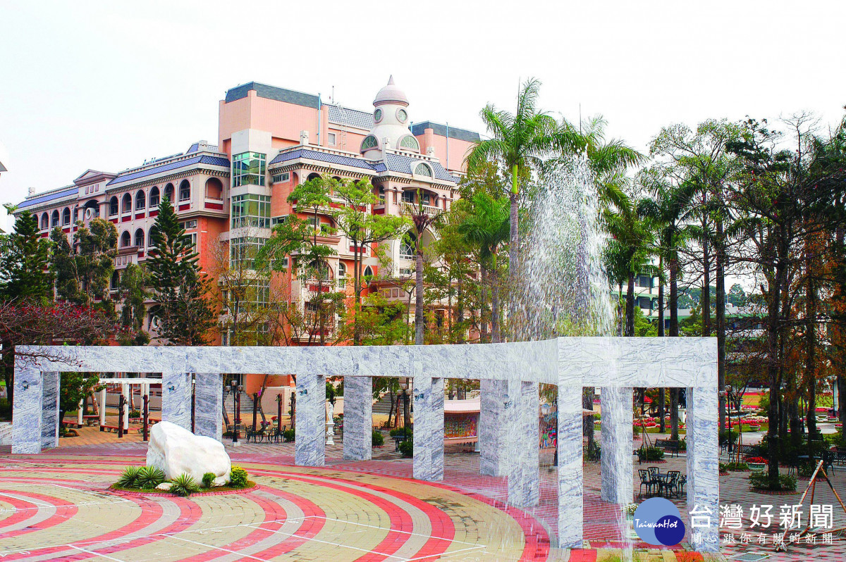 嘉義縣政府、協志工商及協志校友會今2日共同簽署「校產捐贈合作意向書（MOU）」／縣府提供