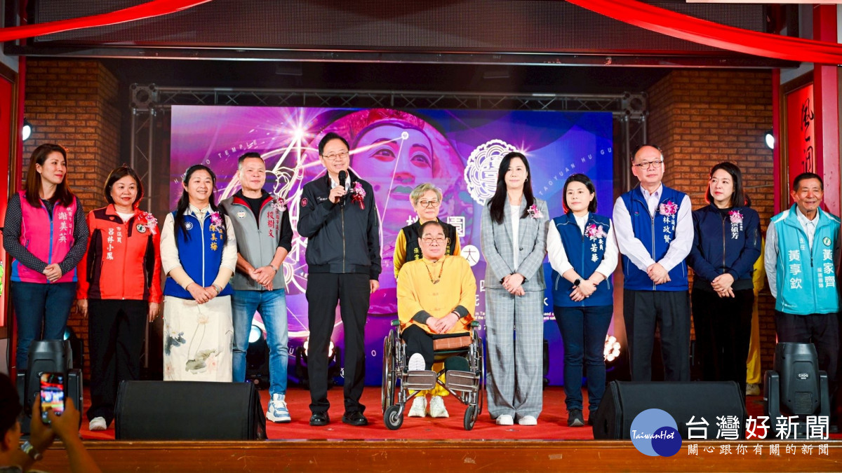 張市長肯定護國宮融合傳統與創新。