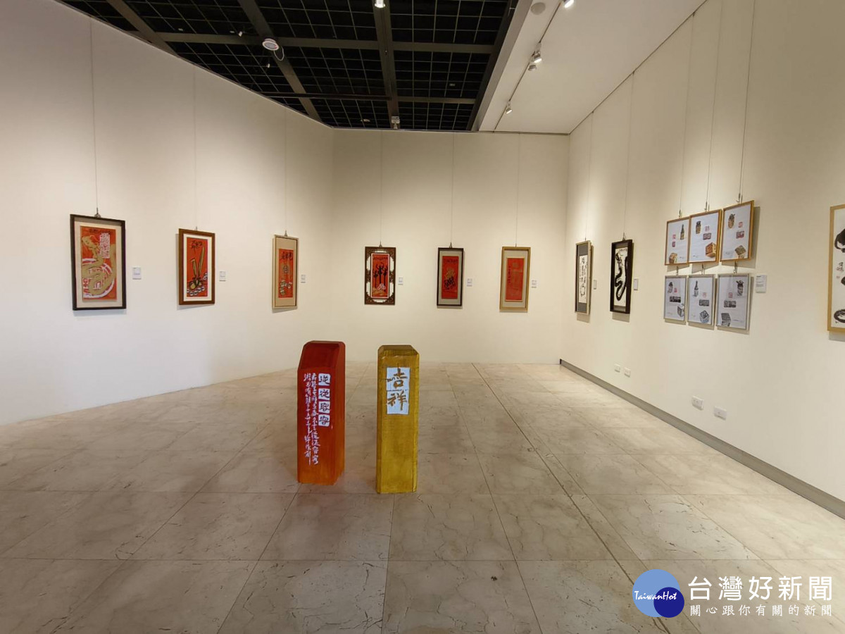 筆墨有情、金石有韻,賴錦源「十年藝覺金石夢」作品展登場。圖/記者鄧富珍攝