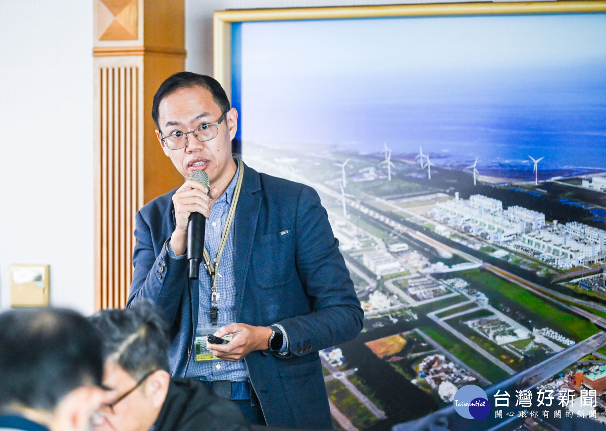 勞動局進行簡報。