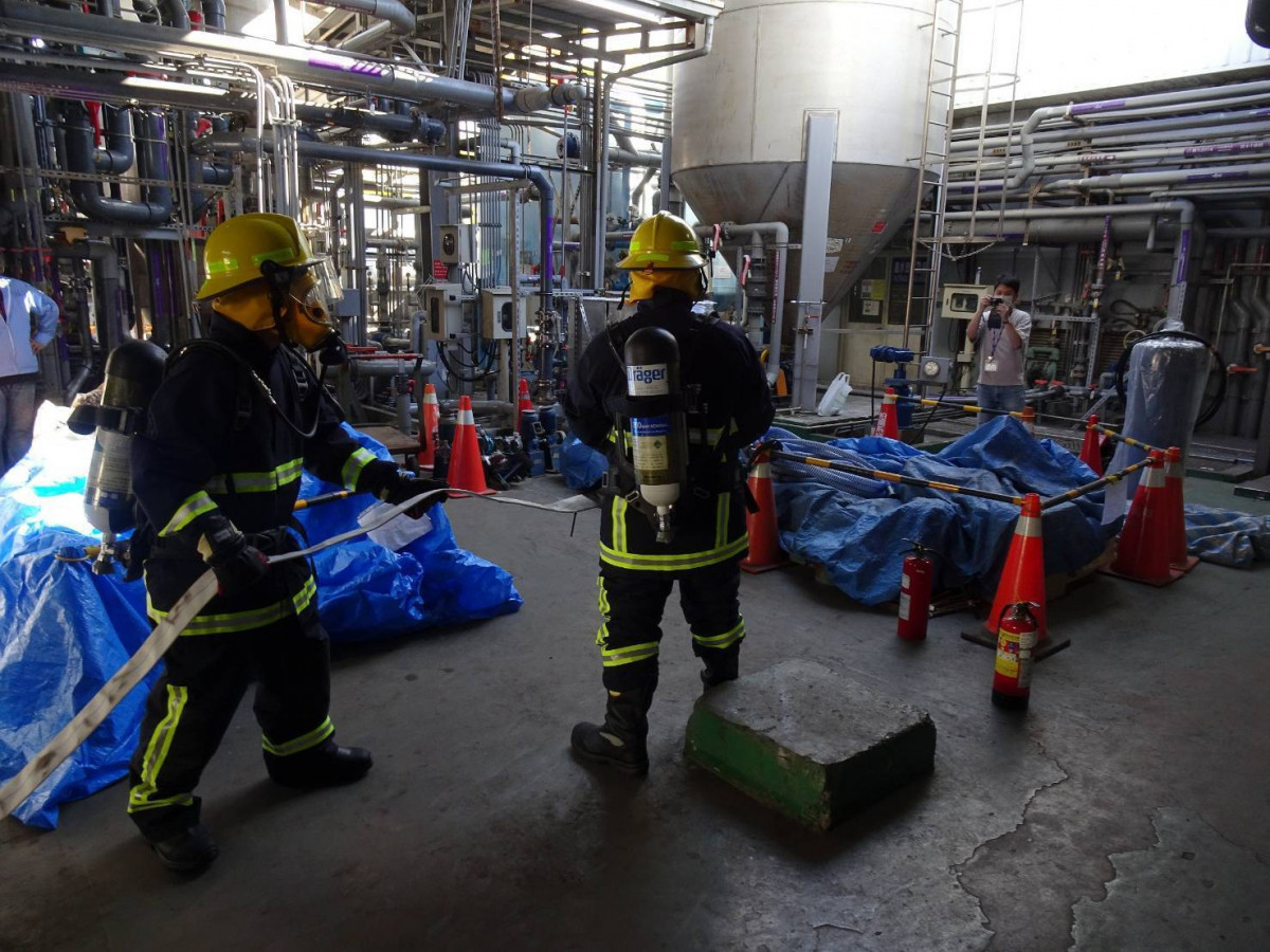 矽品精密推動「全員參與式防災」文化,廠區每年舉辦多場防災演練,將安全文化內化為企業營運的核心競爭力。