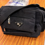 警方查扣改裝式針孔攝影機、電腦硬碟、記憶卡等證物。