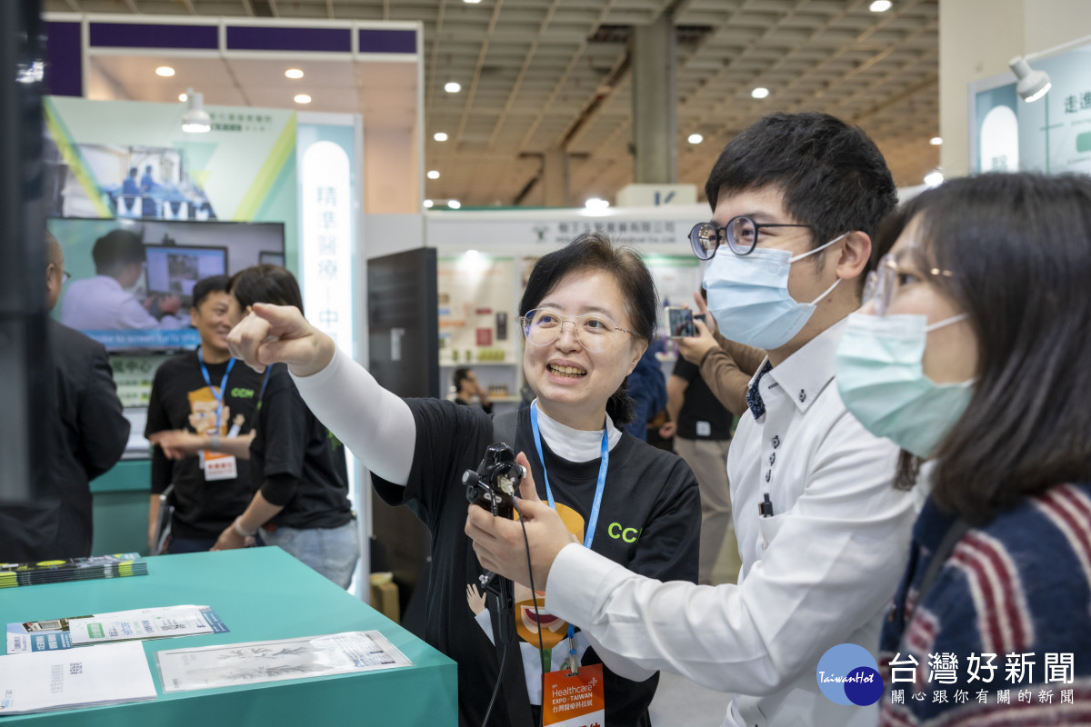 臨床技能訓練中心以虛擬診療與ORSIM模擬訓練，提供安全反覆練習，強化醫護判斷與操作，展現彰基在醫學教育與數位培訓的前瞻布局。圖／彰基醫院提供