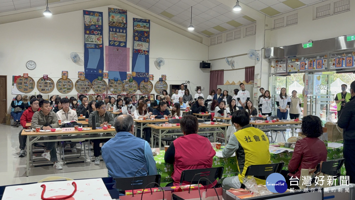 桃園市政府將攜手各界力量,深化據點服務與科技應用,打造高齡友善、創新示範的在地安老典範,領航全臺社區照顧新據點。