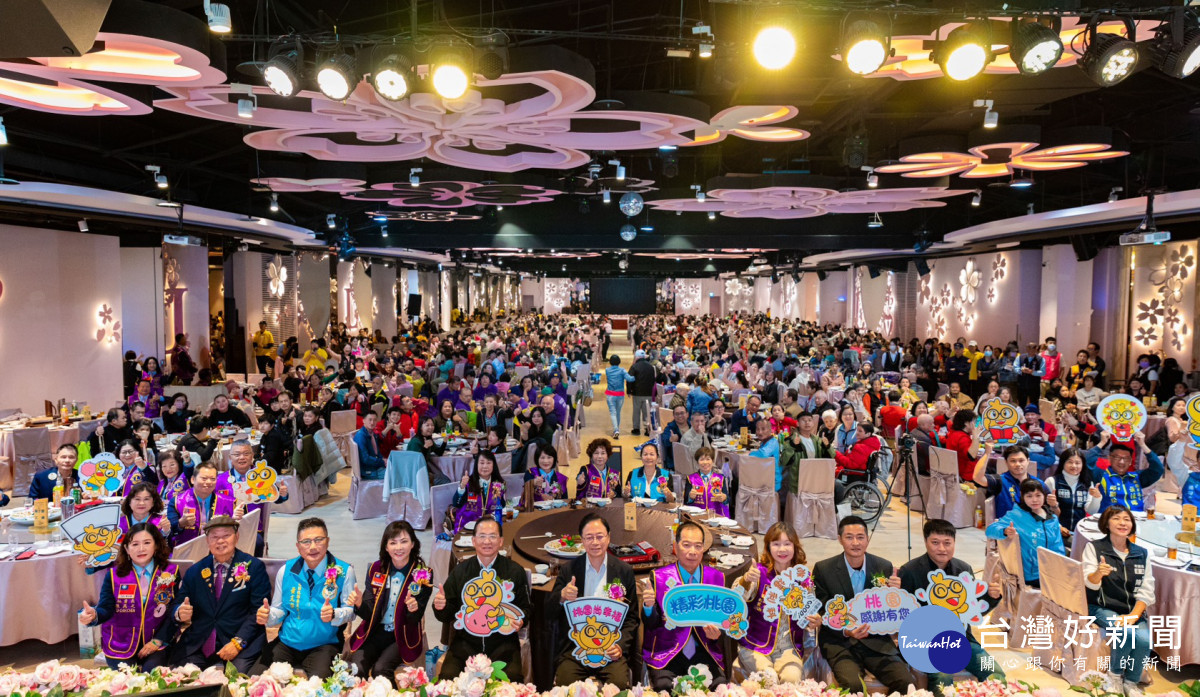 大合照。<br />
<br />