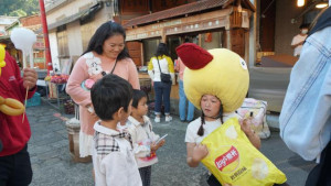 透過模擬「陌生人情境」，孩子們親自練習如何辨識可疑人物、拒絕誘惑。