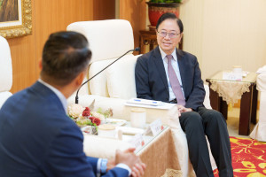 張市長非常感謝葉代表任內積極推動台星交流及桃園和新加坡的各領域合作。