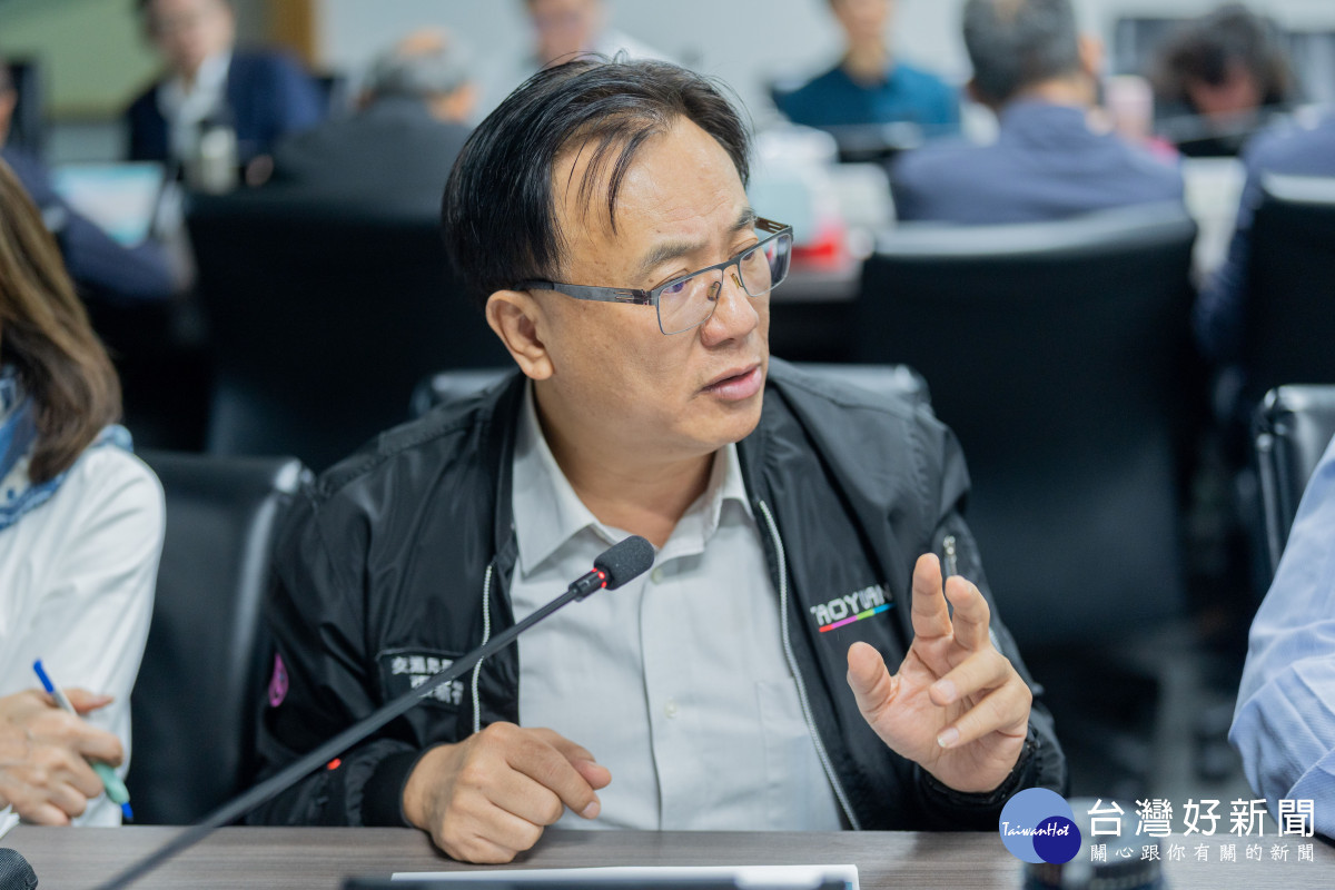 交通局長張新福說明。