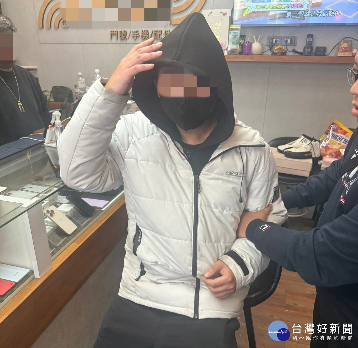 中壢警速破手機竊案　36歲男落網手機全發還