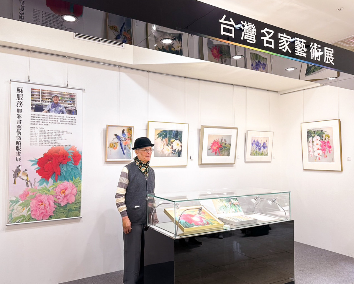 豐原太平洋百貨邀請林之助關門弟子-蘇服務於藝術展區推出膠彩畫藝術微噴版畫展。