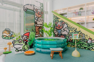 「放大鏡與縮小燈：縮放自如主題書展」現場照片： 書展的傑克與魔豆專區。攝影／美好日子電影有限公司。圖片提供／桃園市立美術館