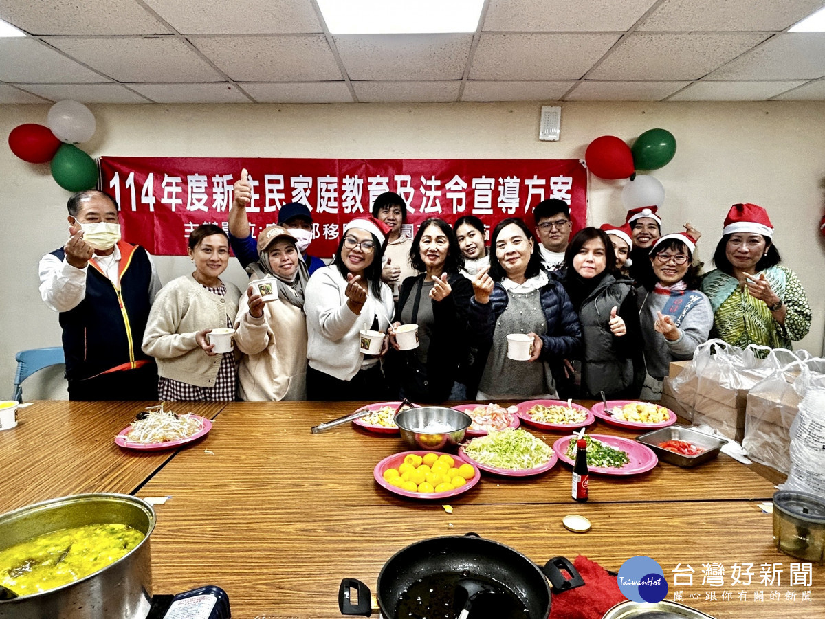 學員品嘗道地的印尼黃金雞湯,大呼暖心又暖胃