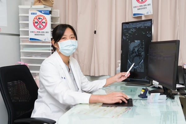 腹痛暈眩竟是「沉默殺手」　婦科醫師急刀救命