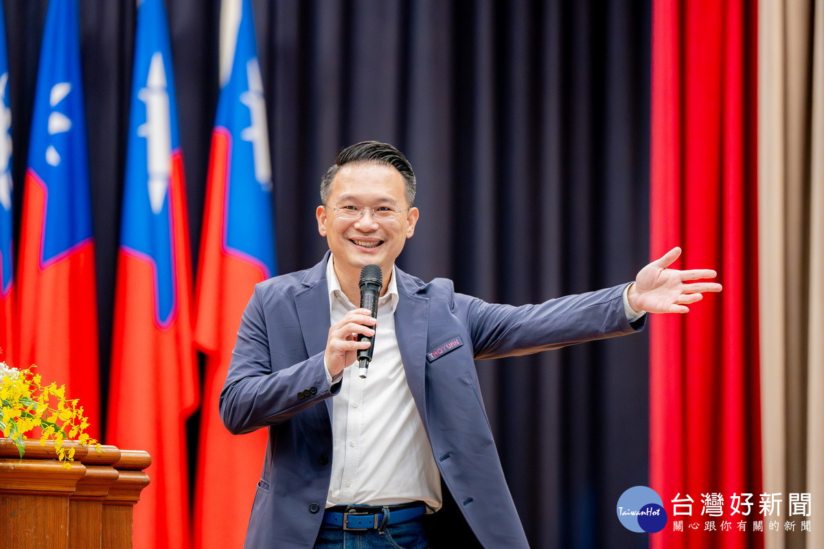 桃園市副市長蘇俊賓於育達高中70周年校慶慶祝大會中致詞。<br />