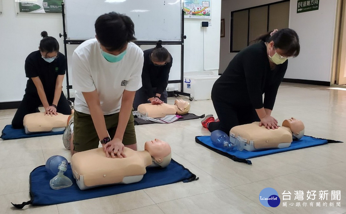 10大類公共場所都規定要有AED設備。(衛生局提供)