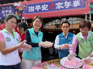 黃秀芳出席永靖謝平安搓湯圓活動。圖／黃秀芳提供
