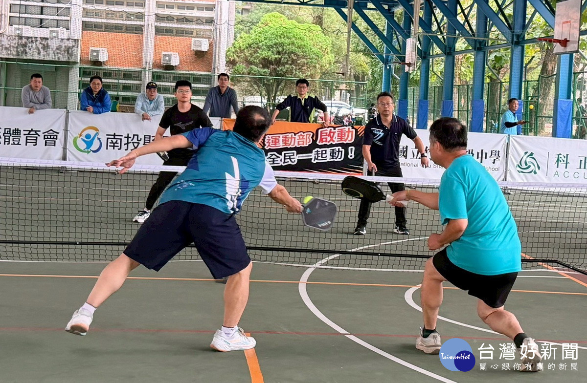 不論單打雙打都精彩。(竹山鎮公所提供)