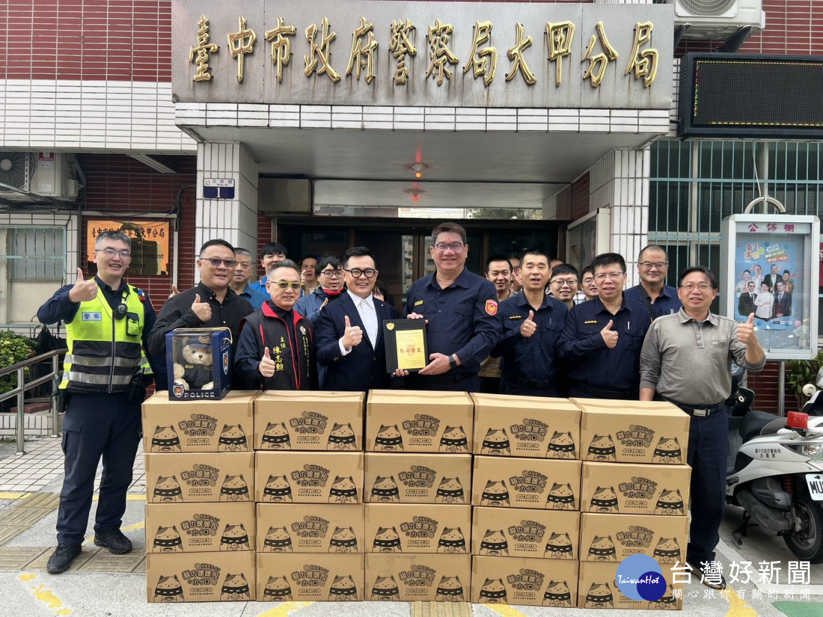 熱心企業贊助暖暖包　警寒冬執勤感受溫暖