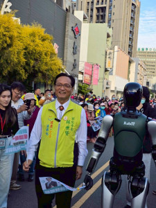 民進黨彰化縣長提名類初選民調進入倒數階段，主打「經濟與科技」路線的彰化市長林世賢，舉辦「彰化勝利團結大會」。(圖／記者鄧富珍翻攝)　