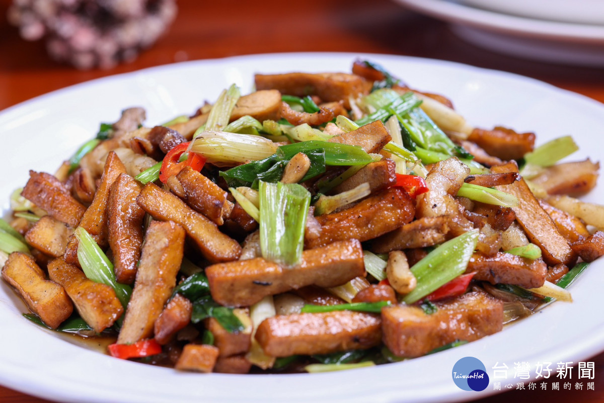 由八方園75歲老師傅私房推薦-兼顧傳統與創新的客家小炒。