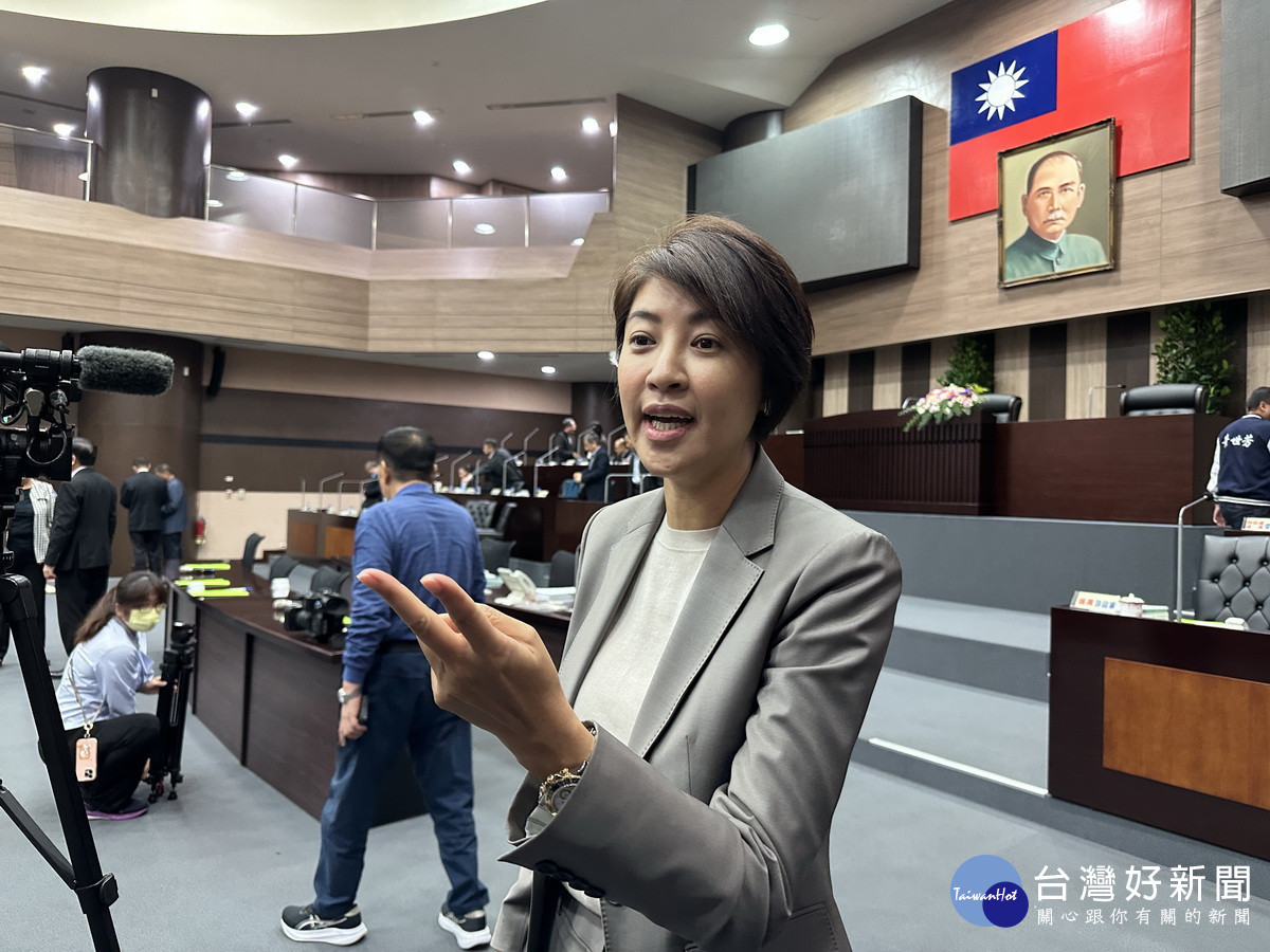 許縣長表示副秘書長一職將以內升為原則。(記者扶小萍攝)