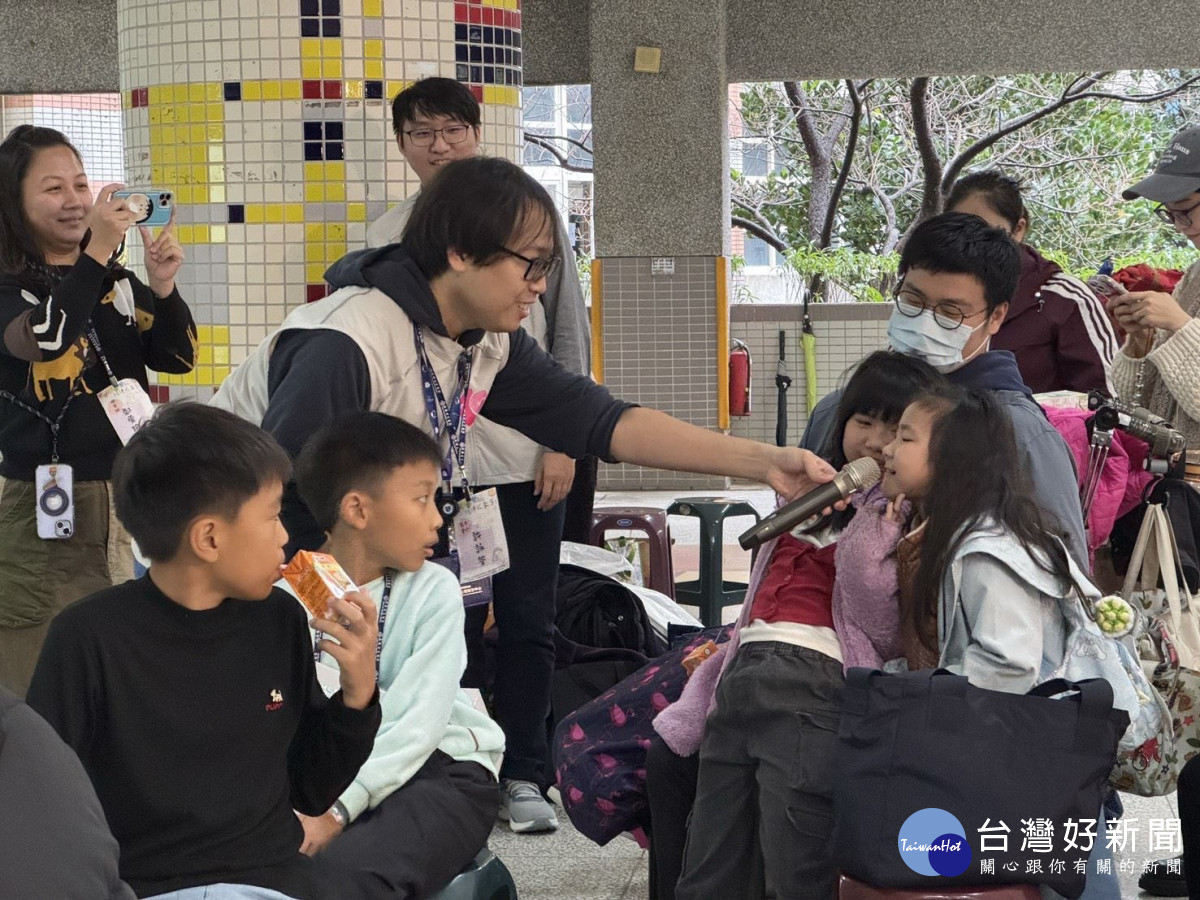 桃園衛生局「療癒汪汪隊」陪伴照顧者紓解壓力, 從心獲得支持與喘息。