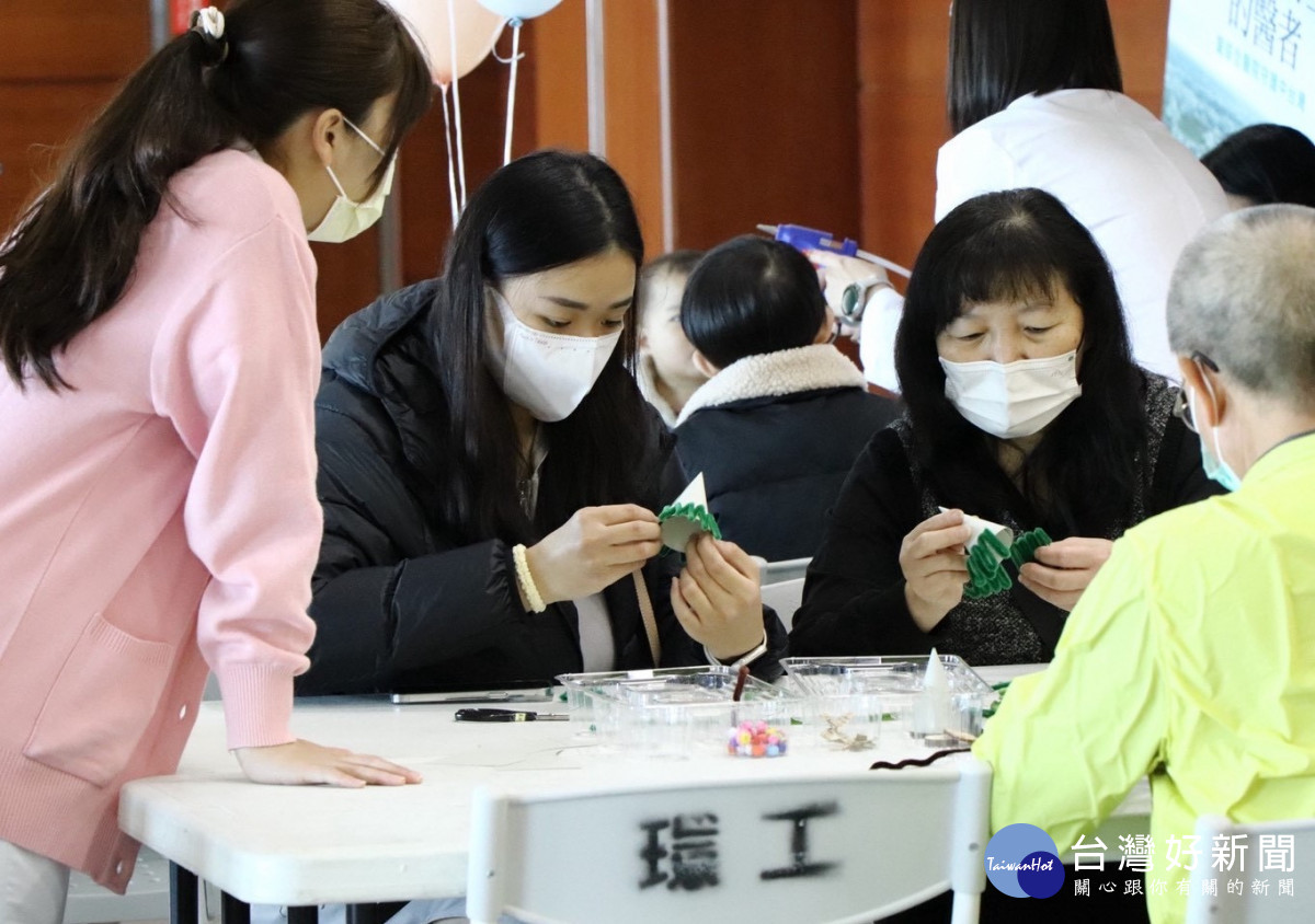 手作善生之樹。