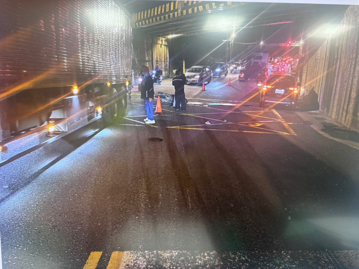 楊梅區楊新路一段與新梅一街路口，發生交通事故。