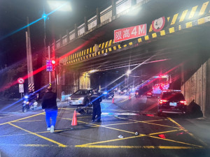 楊梅區楊新路一段與新梅一街路口，發生交通事故。